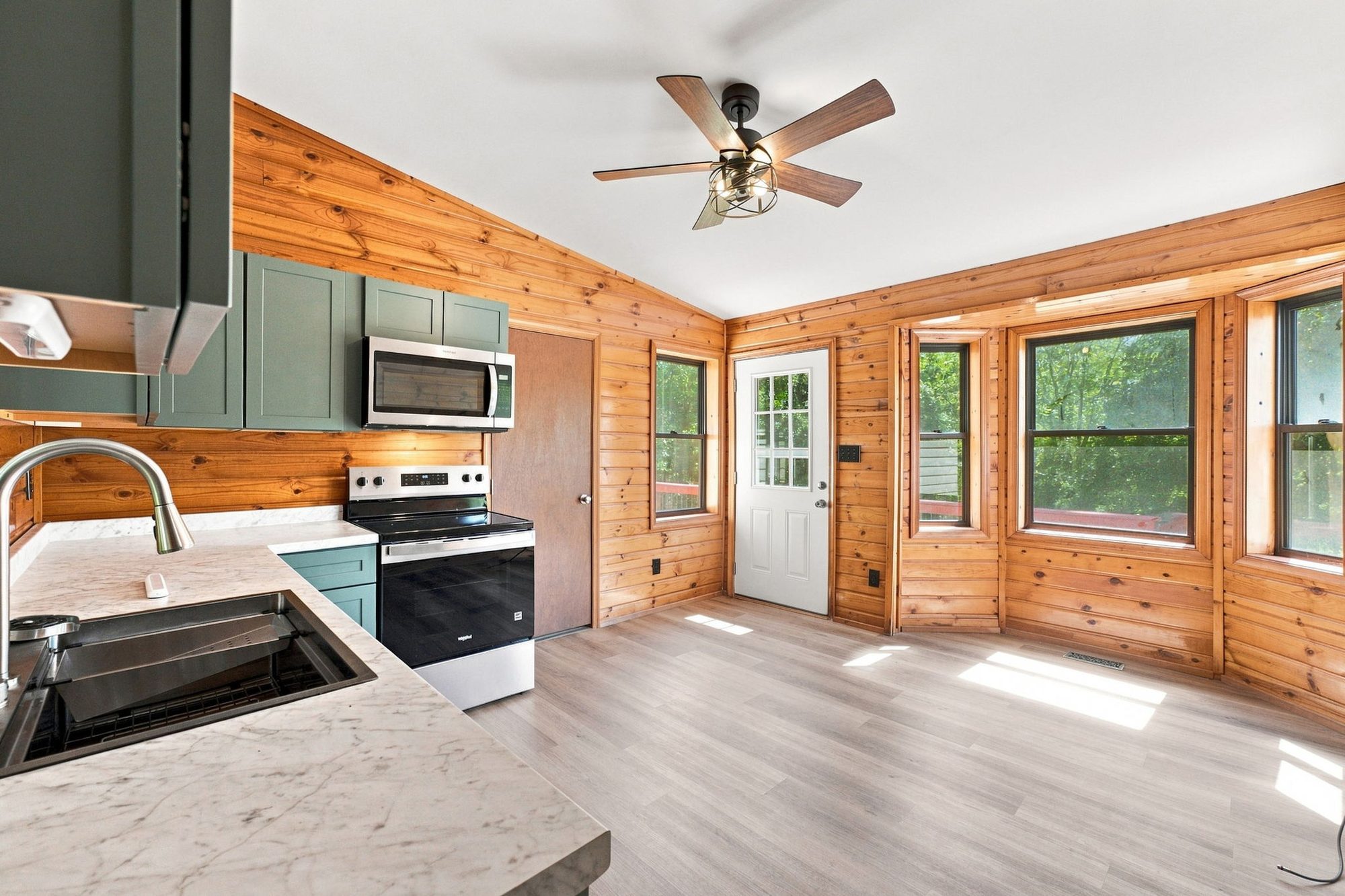 Completely remodeled kitchen with new appliances